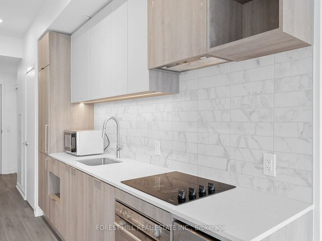331 - 2020 Bathurst St