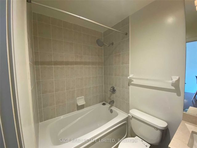 1204 - 18 Yorkville Ave