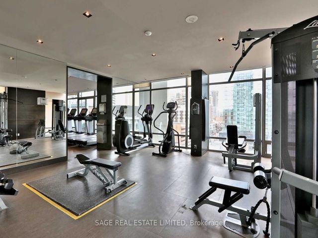 1204 - 18 Yorkville Ave