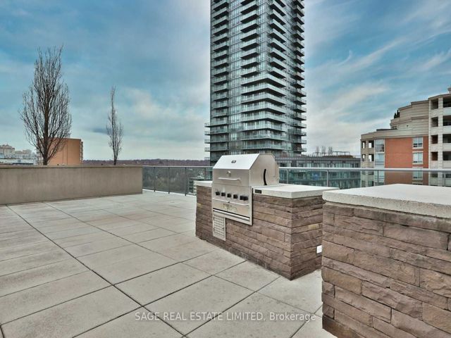1204 - 18 Yorkville Ave