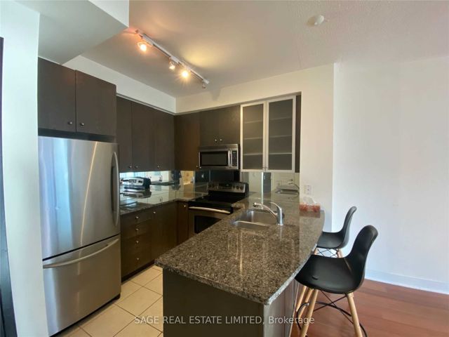 1204 - 18 Yorkville Ave