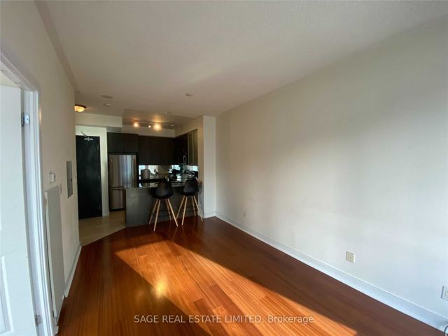 1204 - 18 Yorkville Ave