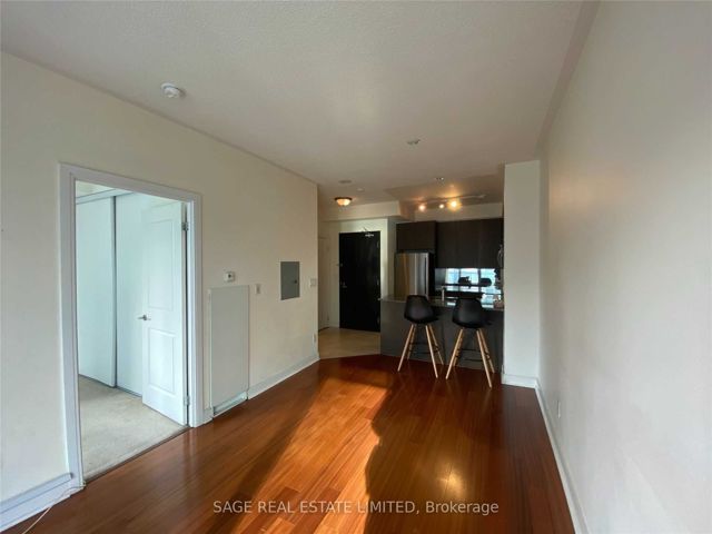 1204 - 18 Yorkville Ave
