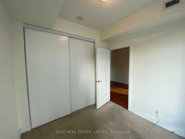 1204 - 18 Yorkville Ave