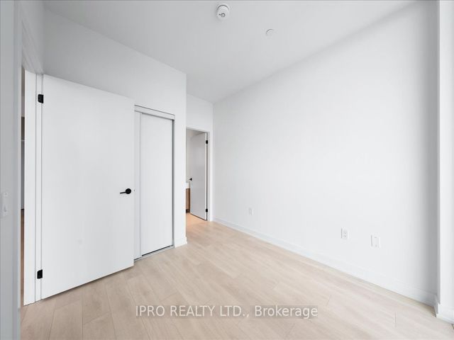 1907 - 117 Broadway Ave