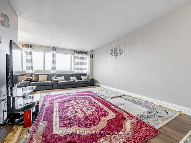 802 - 715 Don Mills Rd