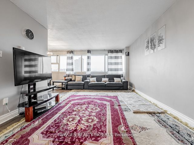 802 - 715 Don Mills Rd