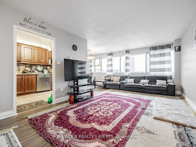 802 - 715 Don Mills Rd