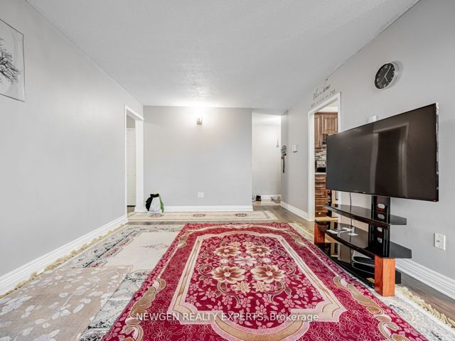 802 - 715 Don Mills Rd