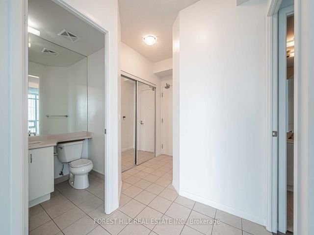 2910 - 215 Fort York Blvd