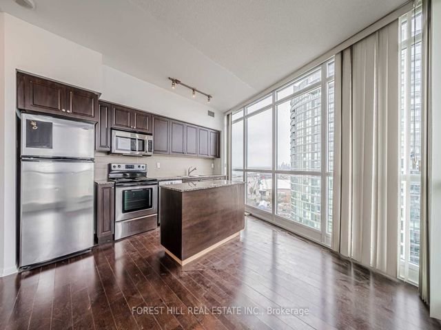 2910 - 215 Fort York Blvd