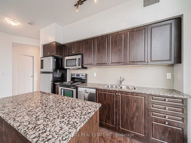 2910 - 215 Fort York Blvd