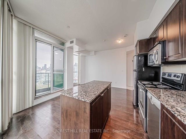 2910 - 215 Fort York Blvd