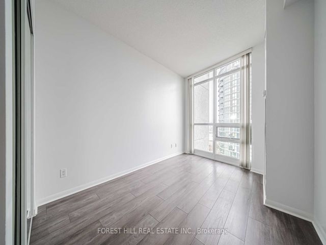 2910 - 215 Fort York Blvd