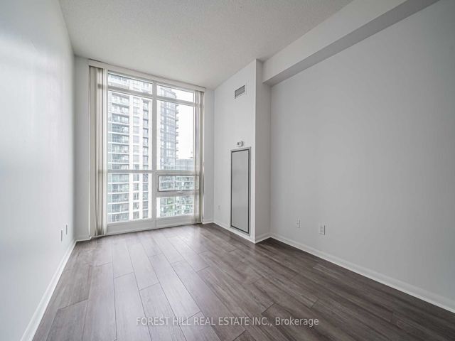 2910 - 215 Fort York Blvd