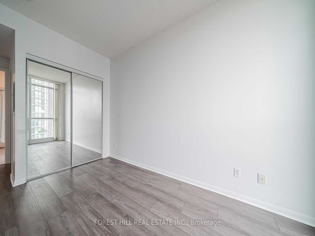 2910 - 215 Fort York Blvd