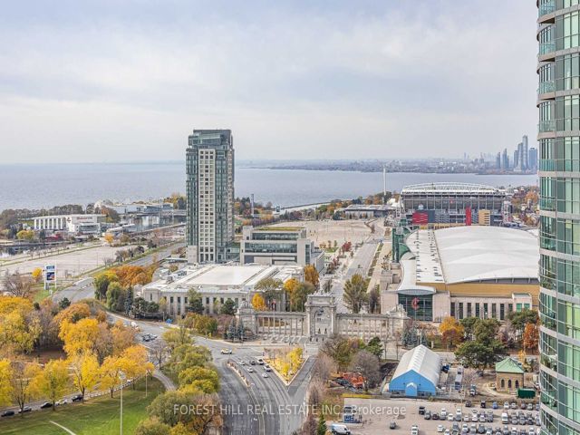 2910 - 215 Fort York Blvd
