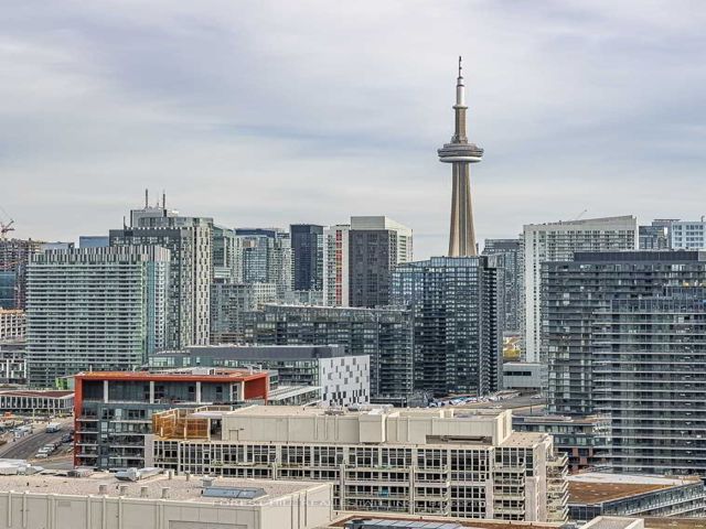 2910 - 215 Fort York Blvd