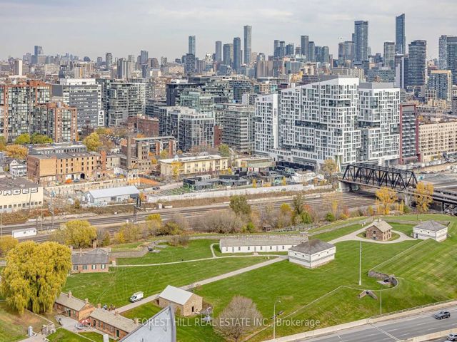 2910 - 215 Fort York Blvd