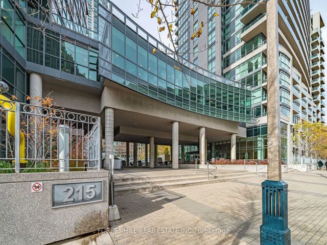 2910 - 215 Fort York Blvd