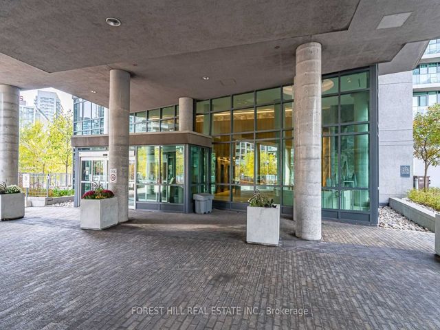 2910 - 215 Fort York Blvd