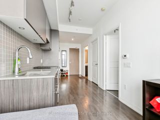 PH12 - 251 Jarvis St