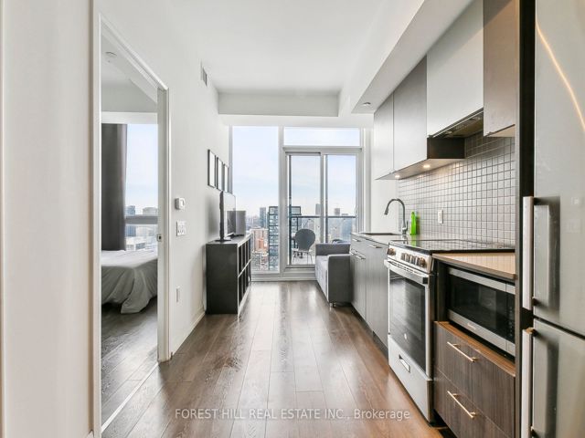 PH12 - 251 Jarvis St