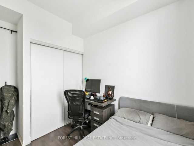 PH12 - 251 Jarvis St
