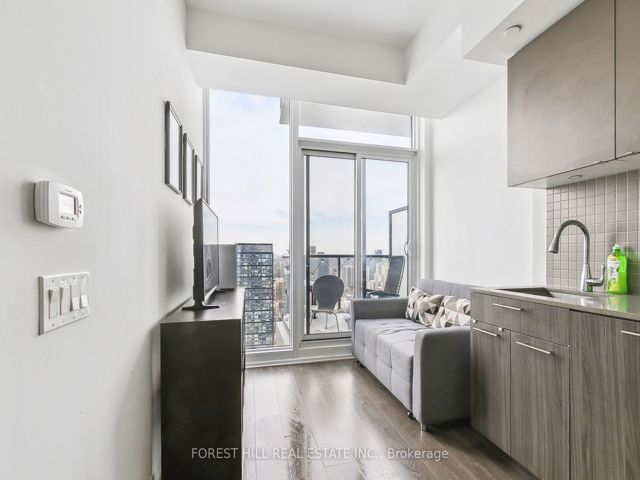 PH12 - 251 Jarvis St