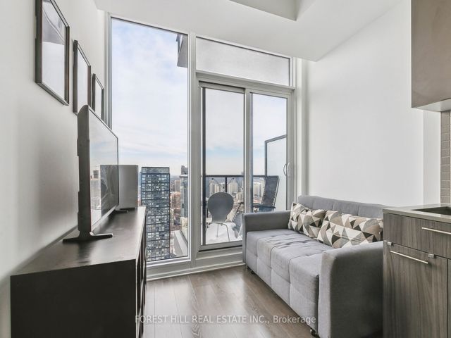 PH12 - 251 Jarvis St