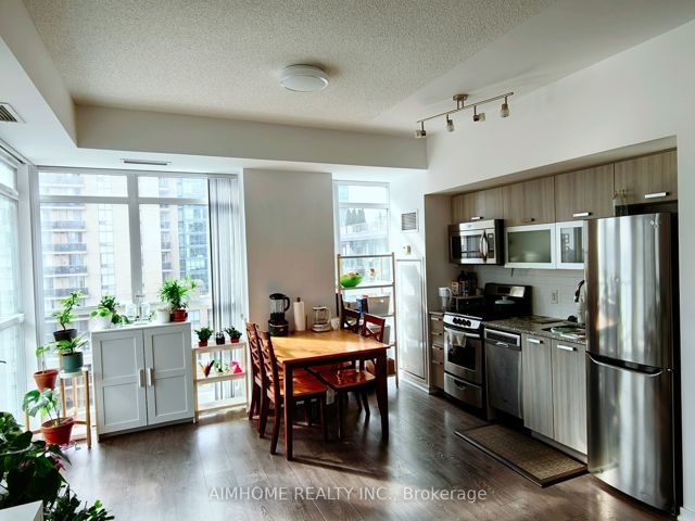 1225 - 68 Abell St