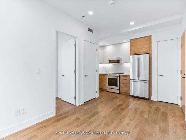 305 - 200 Redpath Ave