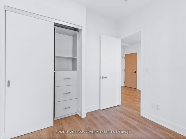 305 - 200 Redpath Ave