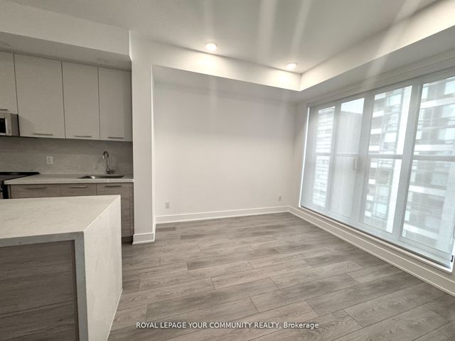 308 - 200 Redpath Ave