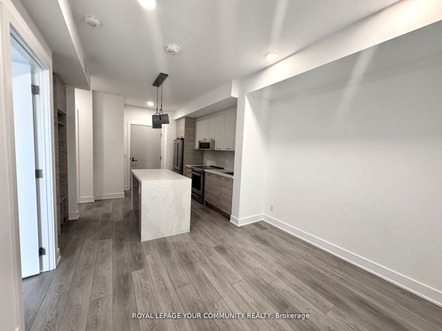 308 - 200 Redpath Ave
