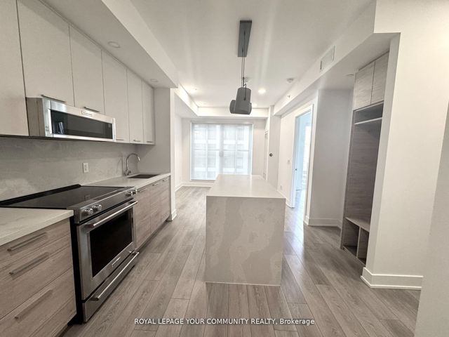 308 - 200 Redpath Ave