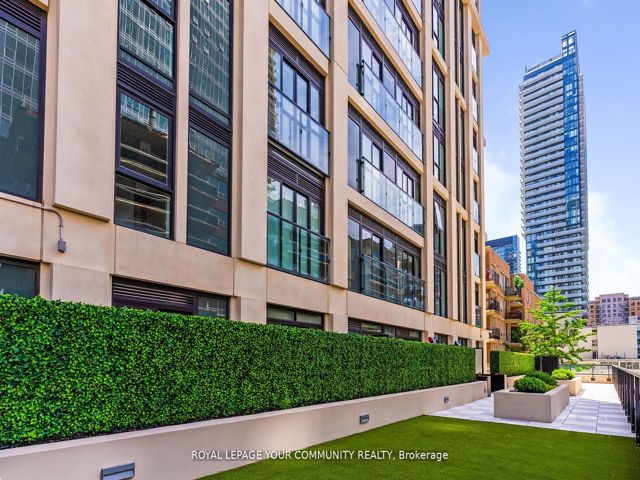 308 - 200 Redpath Ave