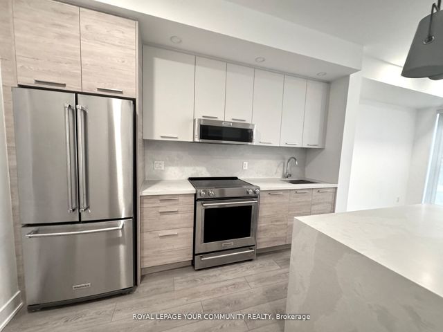 308 - 200 Redpath Ave