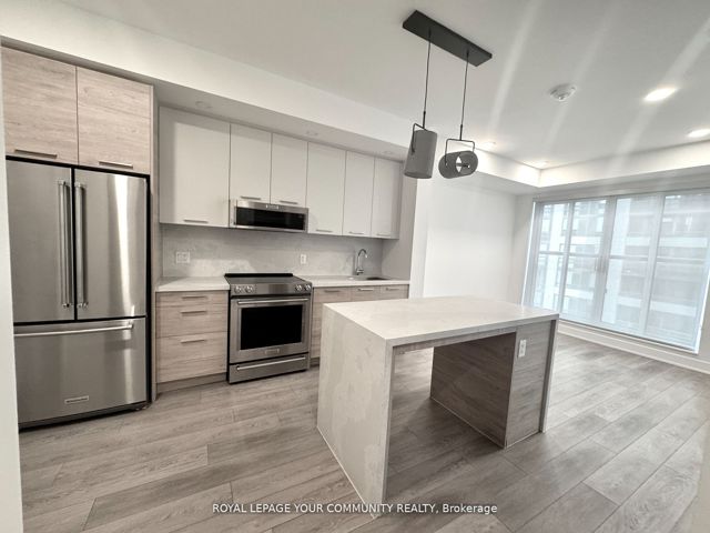 308 - 200 Redpath Ave