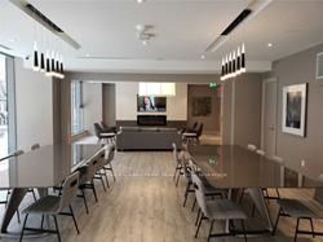 1705 - 50 Wellesley St E