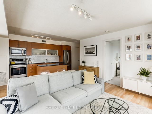 811 - 80 Western Battery Rd
