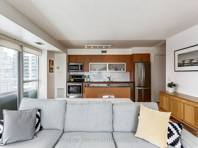 811 - 80 Western Battery Rd