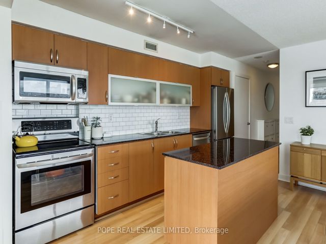 811 - 80 Western Battery Rd
