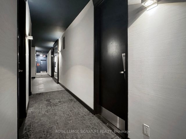 1004 - 70 Alexander St