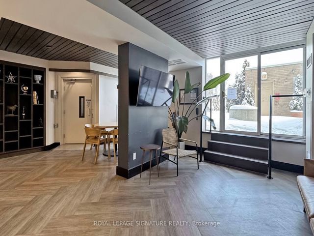 1004 - 70 Alexander St