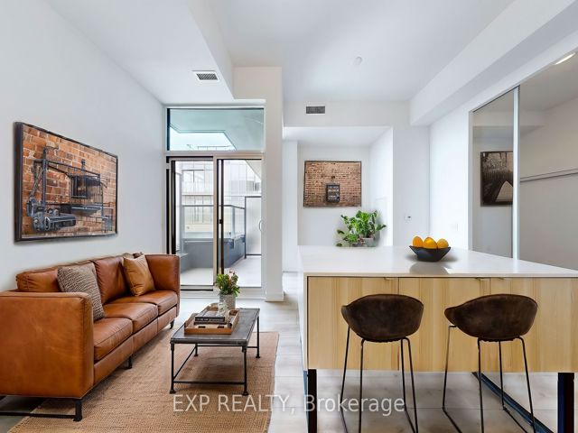 817 - 500 Dupont St