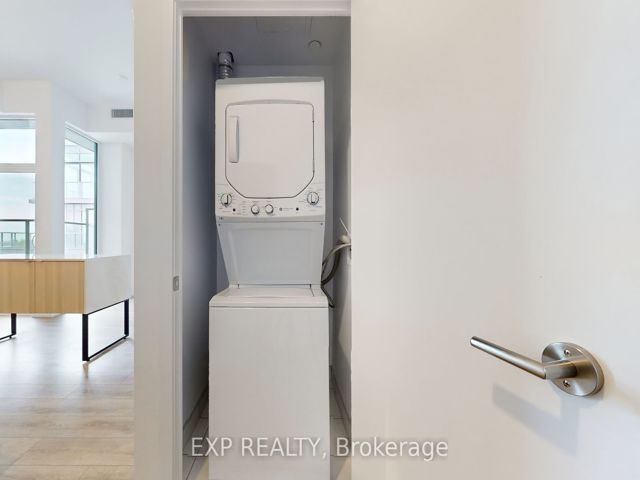 817 - 500 Dupont St