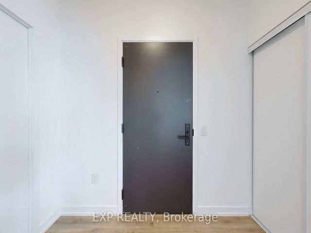 817 - 500 Dupont St