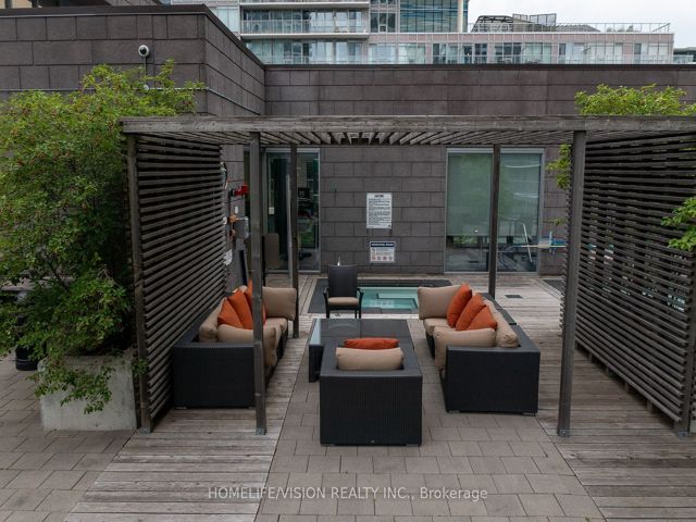 2802 - 121 Mcmahon Dr