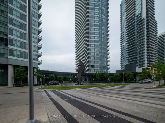 2802 - 121 Mcmahon Dr